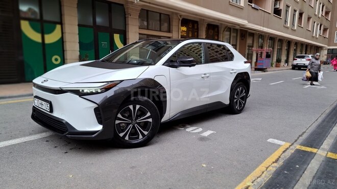 Toyota bZ4X 2023, 8,000 km - 0.0 l - Bakı