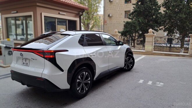 Toyota bZ4X 2023, 8,000 km - 0.0 l - Bakı
