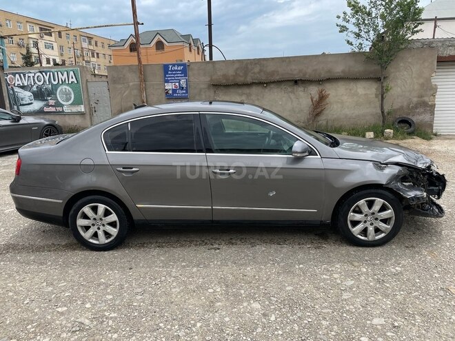 Volkswagen Passat 2005, 283,000 km - 2.0 l - Bakı