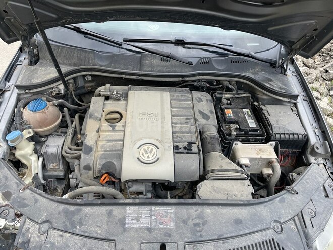 Volkswagen Passat 2005, 283,000 km - 2.0 l - Bakı