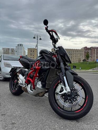 MV Agusta  2014, 14,000 km - 0.8 l - Bakı
