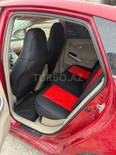 Toyota Prius-8