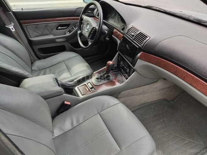 BMW 528 1997, 288,000 km - 2.8 л - Bakı