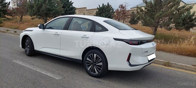 Changan Qiyuan A05 2024, 2,000 km - 1.5 л - Bakı