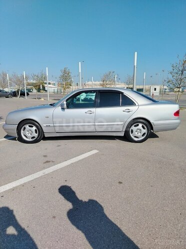 Mercedes E 220 d 1998, 330,000 km - 2.2 л - Bakı