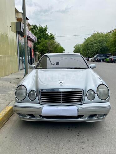 Mercedes E 220 d 1998, 403,300 km - 2.2 л - Sumqayıt