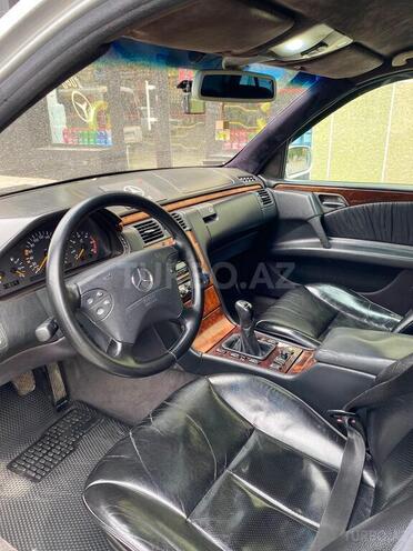 Mercedes E 220 d 1998, 403,300 km - 2.2 л - Sumqayıt
