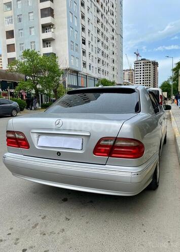 Mercedes E 220 d 1998, 403,300 km - 2.2 л - Sumqayıt