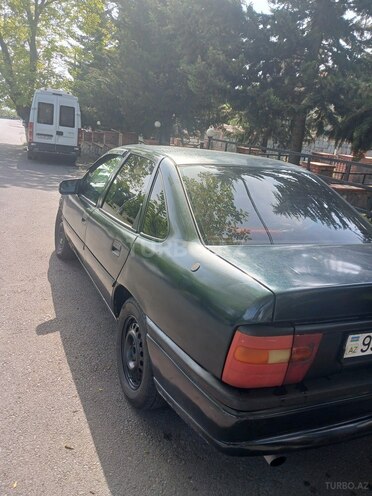 Opel Vectra 1993, 460,000 km - 2.0 l - Qax