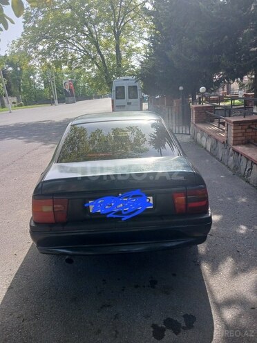 Opel Vectra 1993, 460,000 km - 2.0 l - Qax