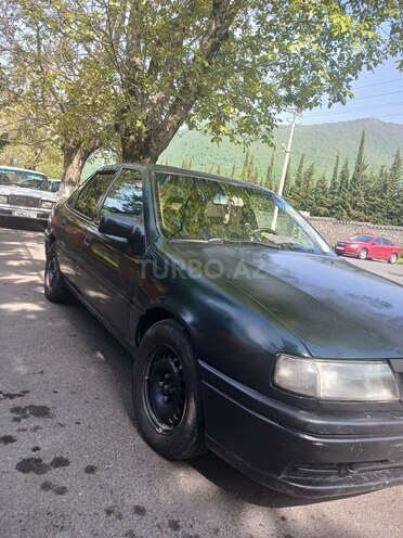 Opel Vectra 1993, 460,000 km - 2.0 l - Qax