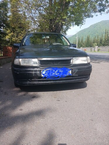 Opel Vectra 1993, 460,000 km - 2.0 l - Qax