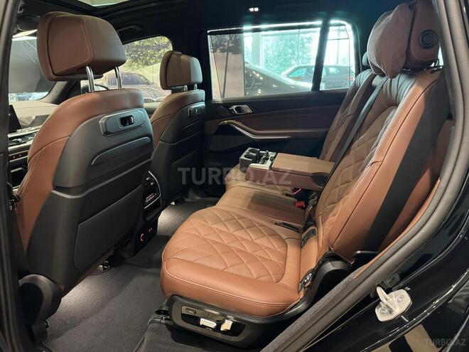 BMW X7-13