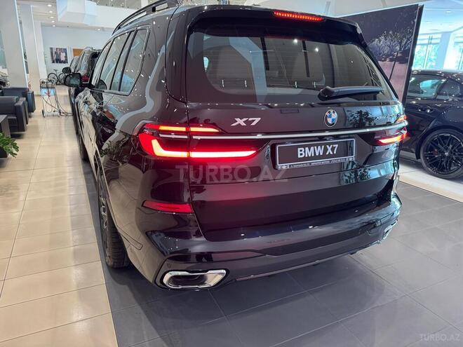 BMW X7-8