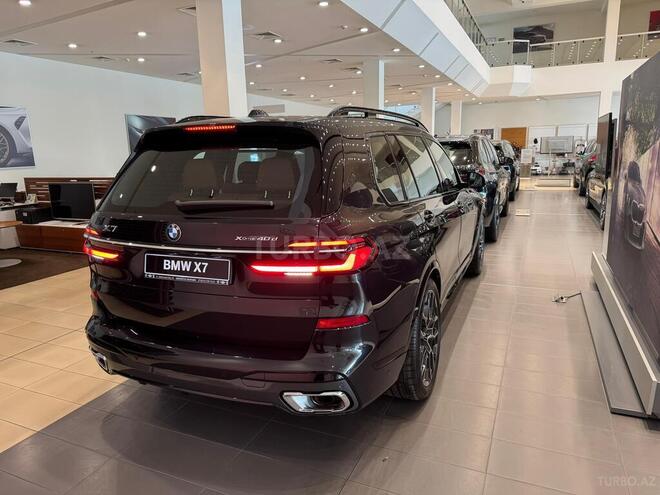 BMW X7-7