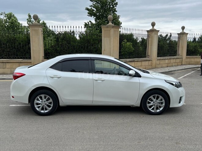 Toyota Corolla 2013, 158,000 km - 1.6 l - Yevlax