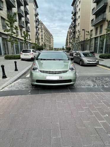 Toyota Prius-4