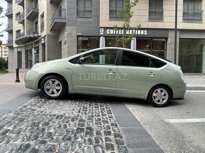 Toyota Prius-2