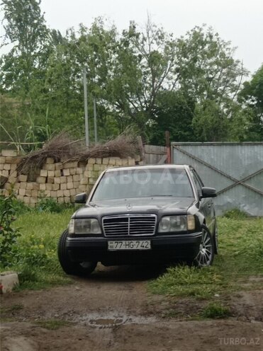 Mercedes E 220 1994, 727,879 km - 2.2 l - Yevlax
