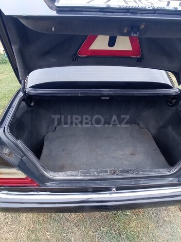 Mercedes E 220 1994, 727,879 km - 2.2 l - Yevlax