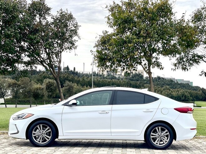 Hyundai Elantra 2017, 27,000 km - 2.0 l - Bakı