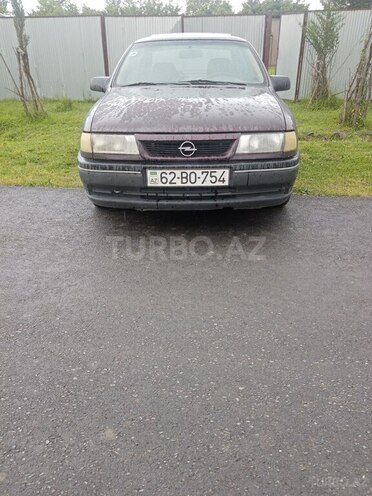 Opel Vectra 1993, 100,000 km - 1.8 l - Zaqatala