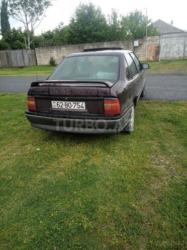 Opel Vectra 1993, 100,000 km - 1.8 l - Zaqatala