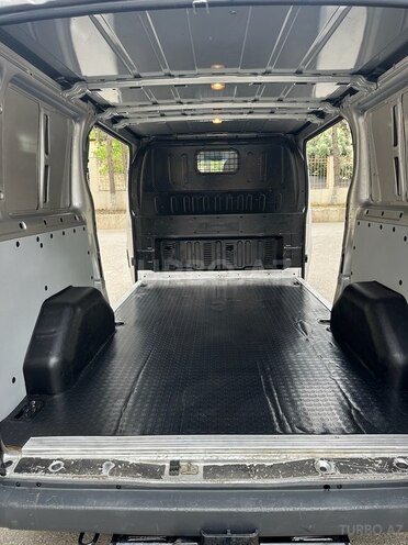 Ford Transit-9