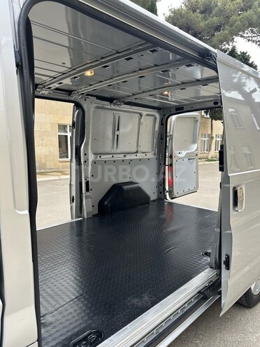 Ford Transit-7