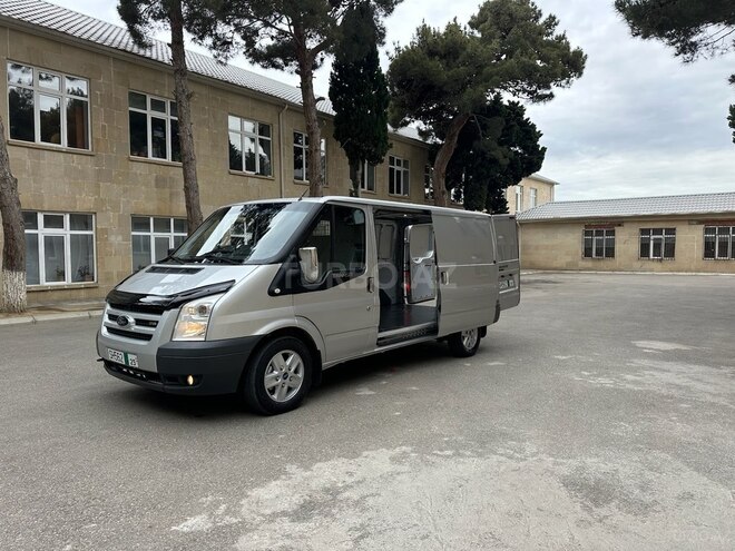 Ford Transit-5