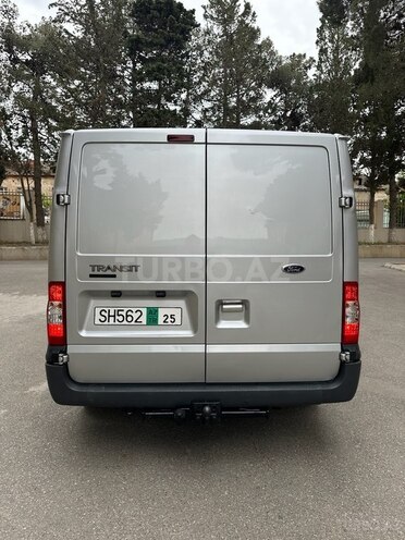 Ford Transit-4
