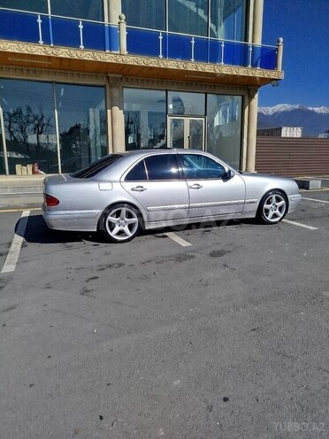 Mercedes E 320 2000, 422,555 km - 3.2 l - Zaqatala