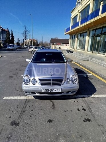 Mercedes E 320 2000, 422,555 km - 3.2 l - Zaqatala
