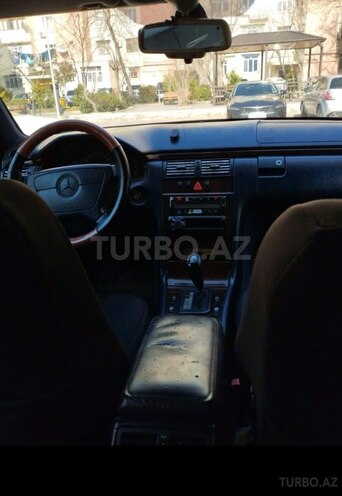 Mercedes E 230 1995, 286,415 km - 2.3 l - Bakı