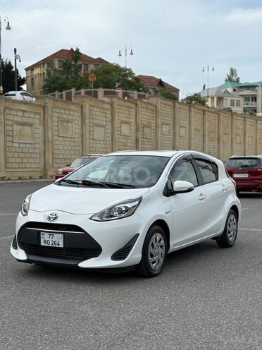 Toyota Aqua 2017, 130,000 km - 1.5 l - Bakı