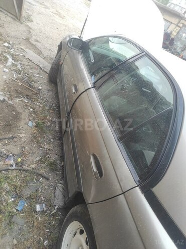 Opel Omega 1997, 200,000 km - 2.0 l - Sumqayıt