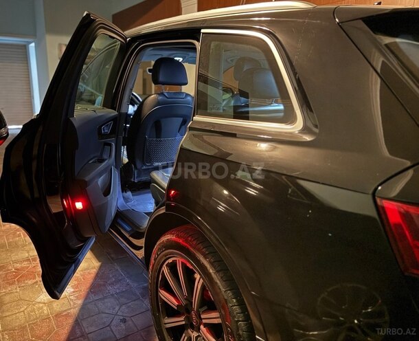 Audi Q7 2016, 160,976 km - 3.0 l - Bakı
