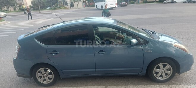 Toyota Prius-4