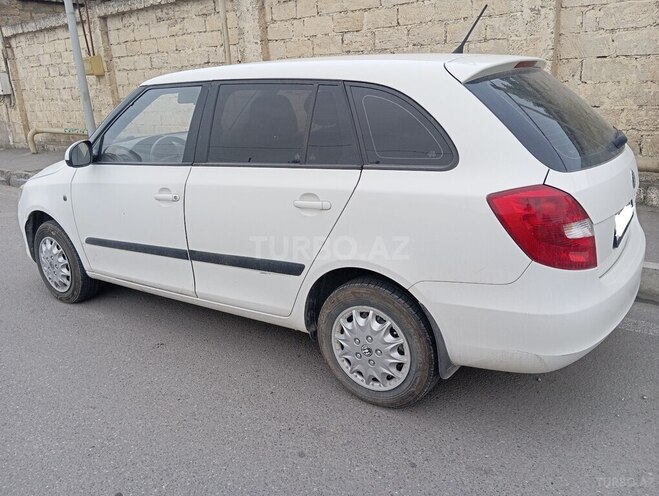 Skoda Fabia 2011, 292,000 km - 1.6 l - Bakı
