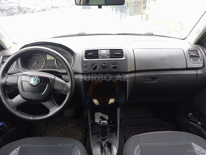 Skoda Fabia 2011, 292,000 km - 1.6 l - Bakı