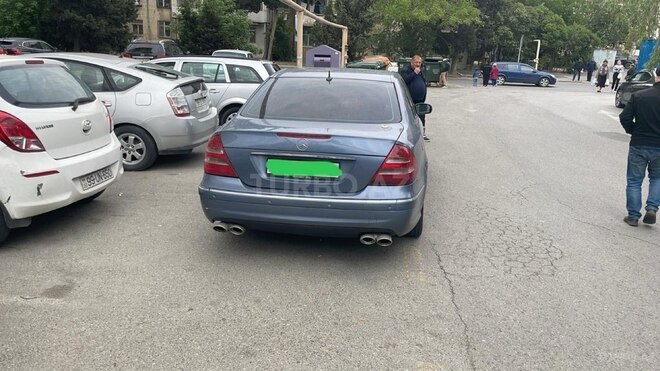 Mercedes E 320 2003, 220,000 km - 3.2 l - Bakı