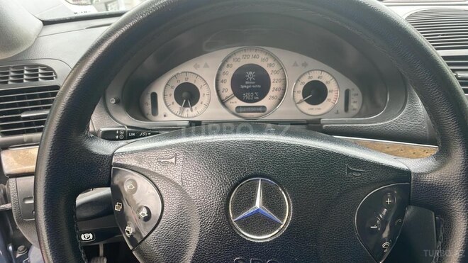 Mercedes E 320 2003, 220,000 km - 3.2 l - Bakı