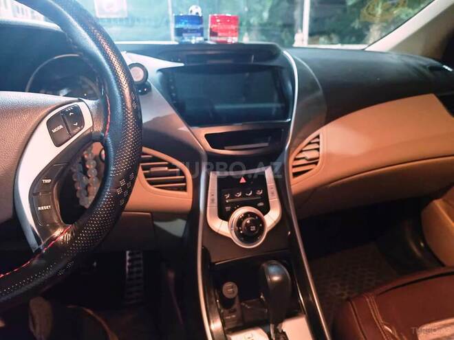 Hyundai Elantra 2011, 232,000 km - 1.6 l - Cəlilabad