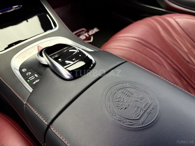 Mercedes S 63 AMG Coupe-9