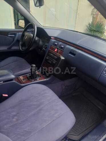 Mercedes E 220 d 2001, 345,213 km - 2.2 l - Tovuz