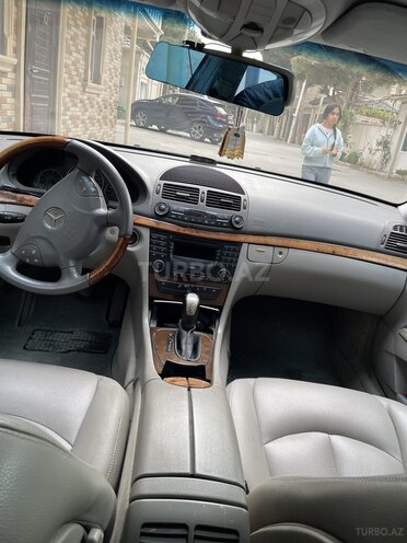 Mercedes E 320 2003, 289,000 km - 3.2 l - Bakı