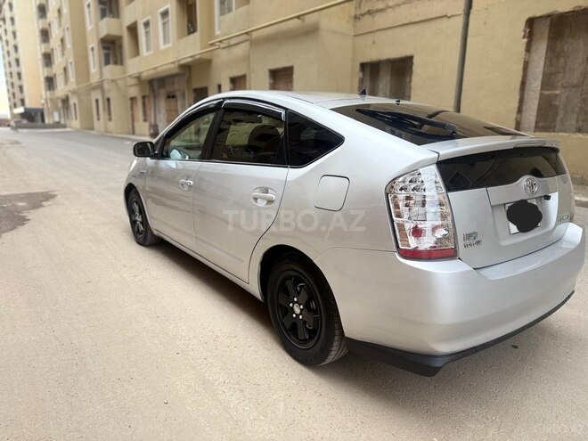 Toyota Prius-4
