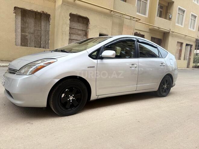Toyota Prius-5