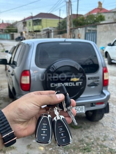 Chevrolet Niva 2006, 208,000 km - 1.7 л - Bakı