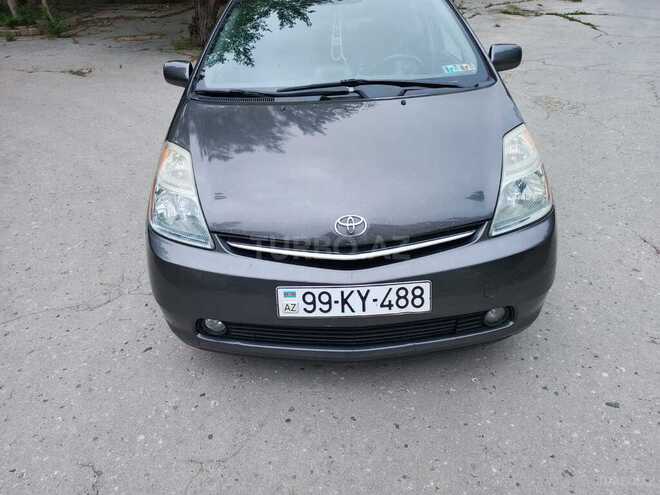 Toyota Prius-12